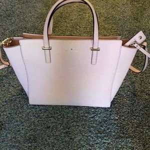 Kate spade beautiful large bag with detachable strap to wear long or short.